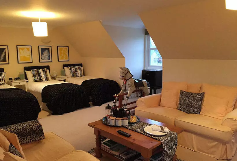 تختخواب و صبحانه A Room In The Country