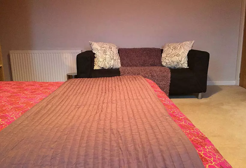 تختخواب و صبحانه A Room In The Country