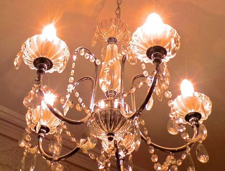 تختخواب و صبحانه Antler Guest House