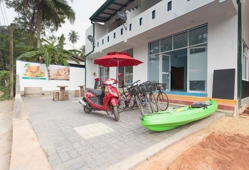 Bed and Breakfast Feel Beach Villa