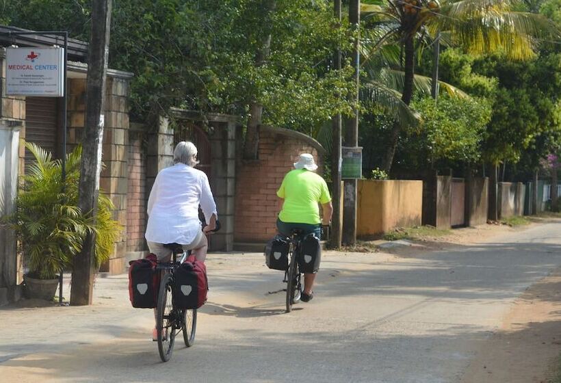Bed and Breakfast Feel Beach Villa
