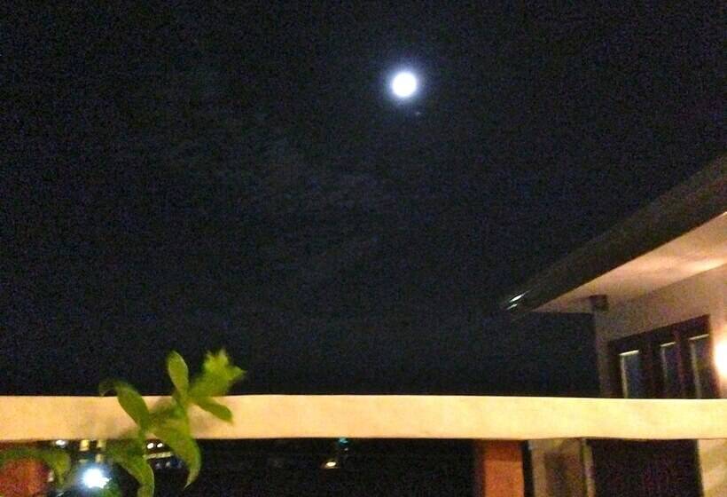 فندق Agos Boracay Rooms + Beds