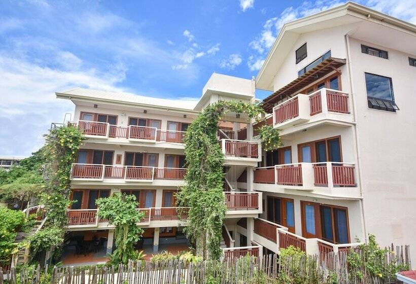 فندق Agos Boracay Rooms + Beds