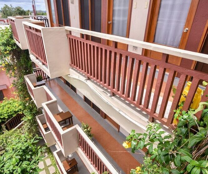 فندق Agos Boracay Rooms + Beds