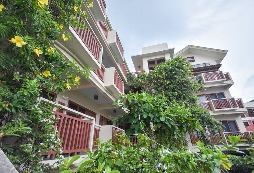 فندق Agos Boracay Rooms + Beds