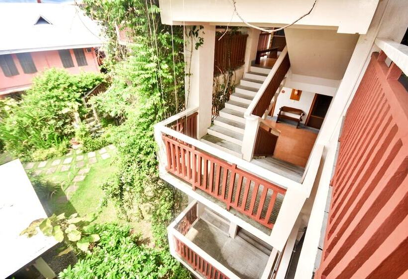 فندق Agos Boracay Rooms + Beds