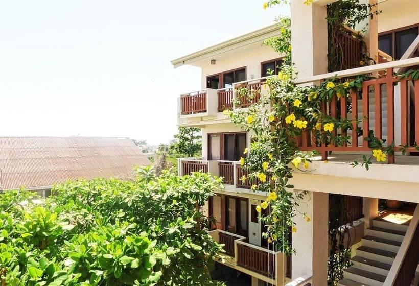 فندق Agos Boracay Rooms + Beds