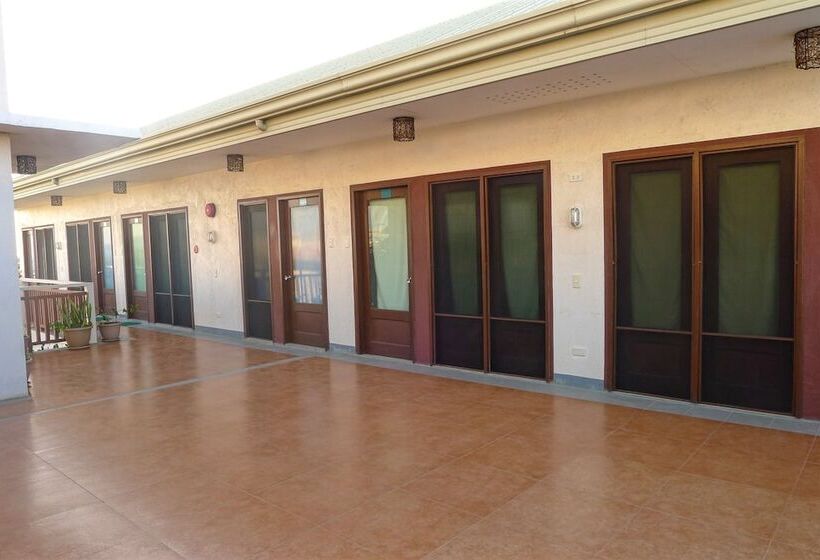 فندق Agos Boracay Rooms + Beds