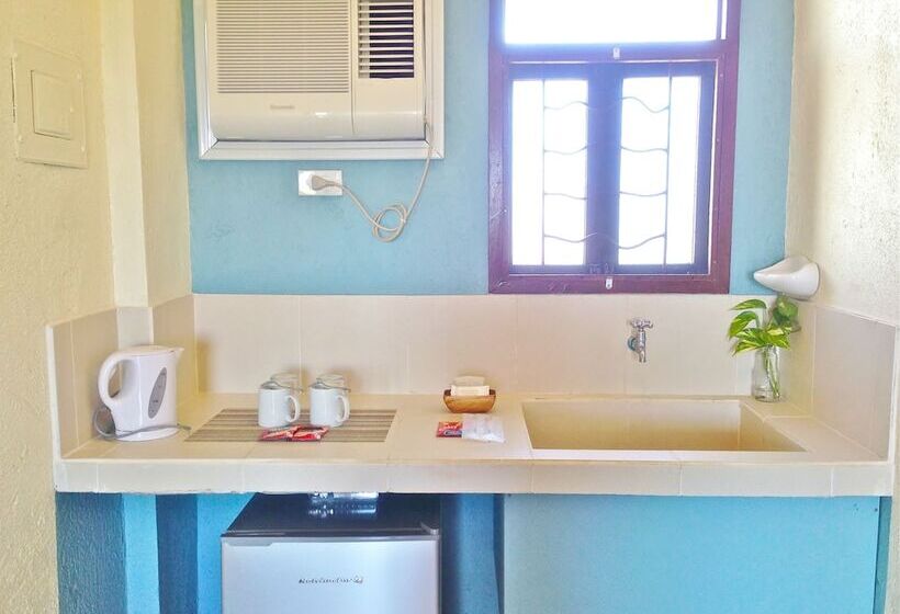 فندق Agos Boracay Rooms + Beds