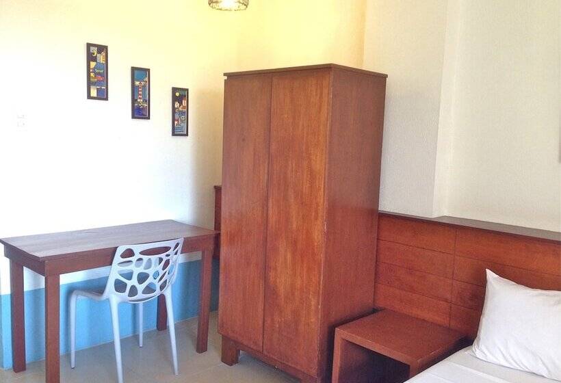 فندق Agos Boracay Rooms + Beds