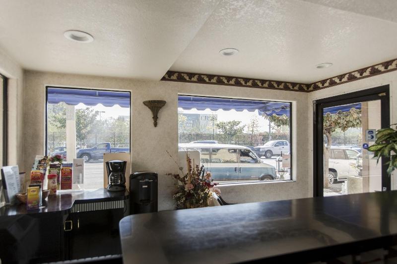 בית מלון כפרי Beverly Inn