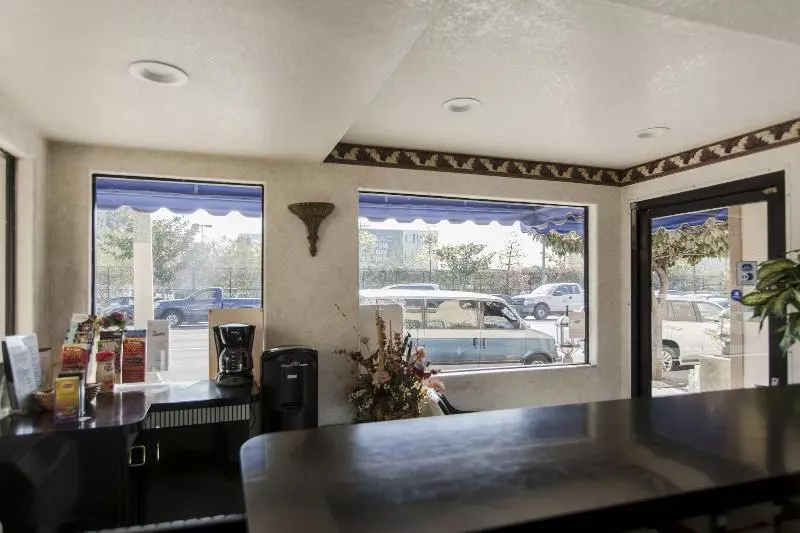 בית מלון כפרי Beverly Inn