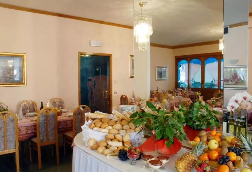 Отель Sass Maor