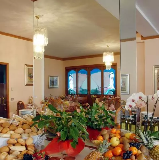 Отель Sass Maor