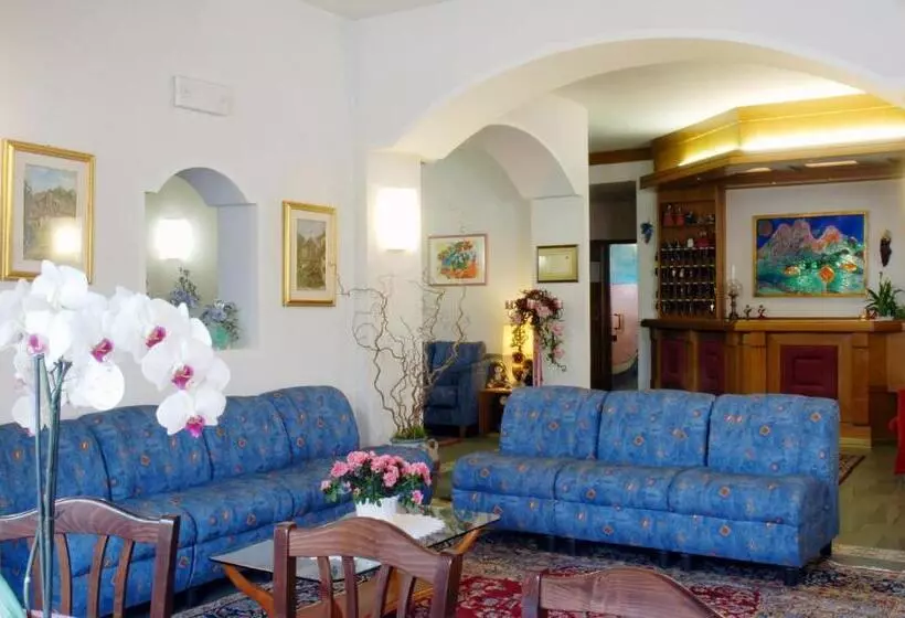 Отель Sass Maor