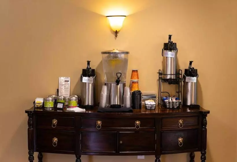 בית מלון כפרי The Mount Vernon Grand