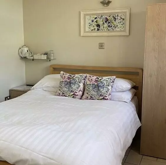 Отель Priory Tearooms Burford With Rooms