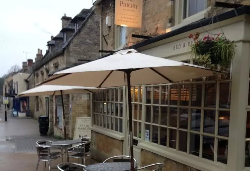 Отель Priory Tearooms Burford With Rooms