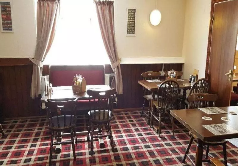 בית מלון כפרי The Royal Oak