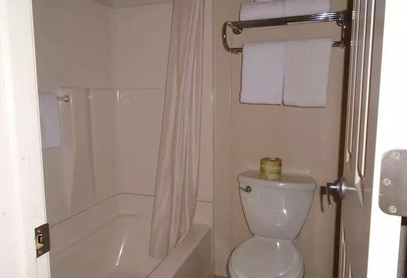 모텔 Arrowhead Inn New Salem