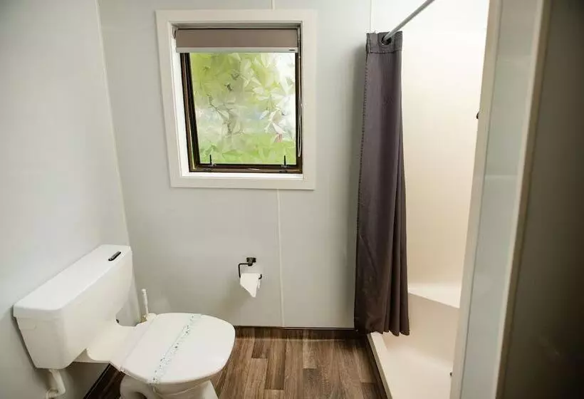 ホテル Tāhuna Beach Holiday Park