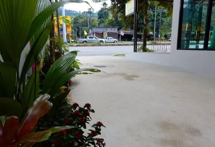 Wandee Bed And Breakfast Hostel