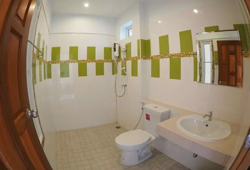 Wandee Bed And Breakfast Hostel