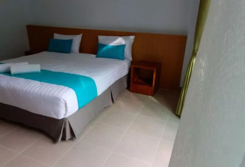 Wandee Bed And Breakfast Hostel