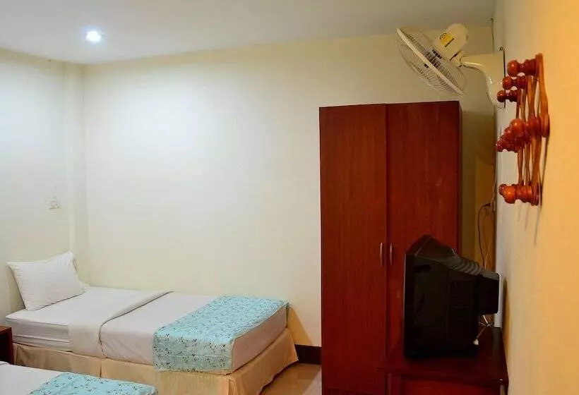 Wandee Bed And Breakfast Hostel