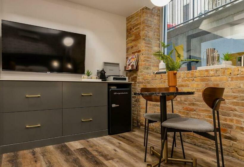 فندق صغير 5 King Bed Suites At The Finnley Hotel In Dt Gr