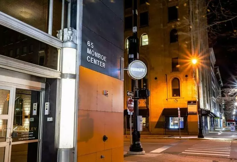 ユースホステル 5 King Bed Suites At The Finnley Hotel In Dt Gr