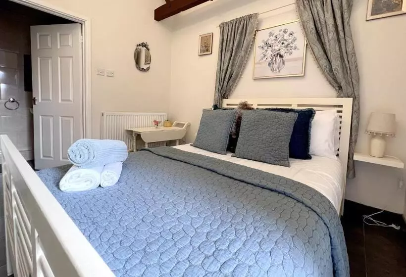 Retkeilymaja Dog And Castle