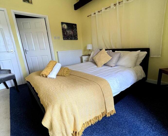 호스텔 Dog And Castle