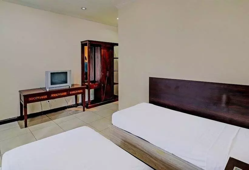 ホテル Oyo 92439  Tower Klungkung