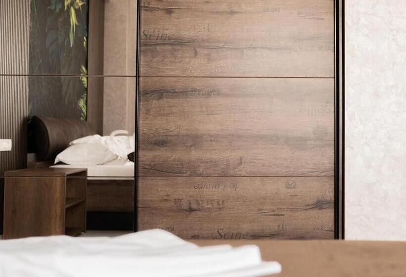 Tudor By Dedal Apart