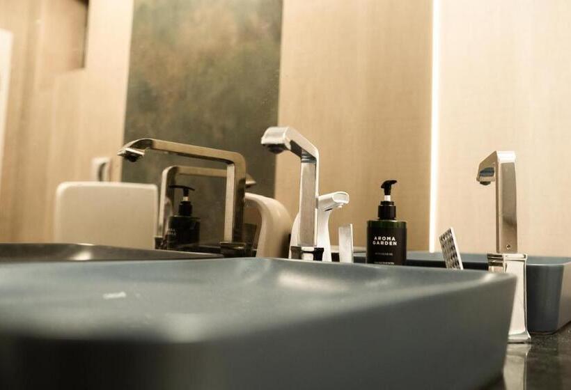 Tudor By Dedal Apart