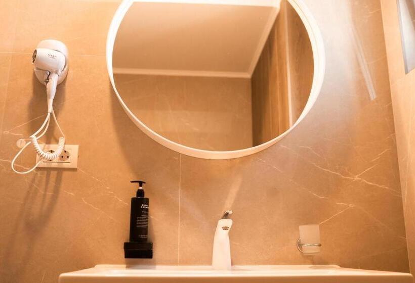 Tudor By Dedal Apart