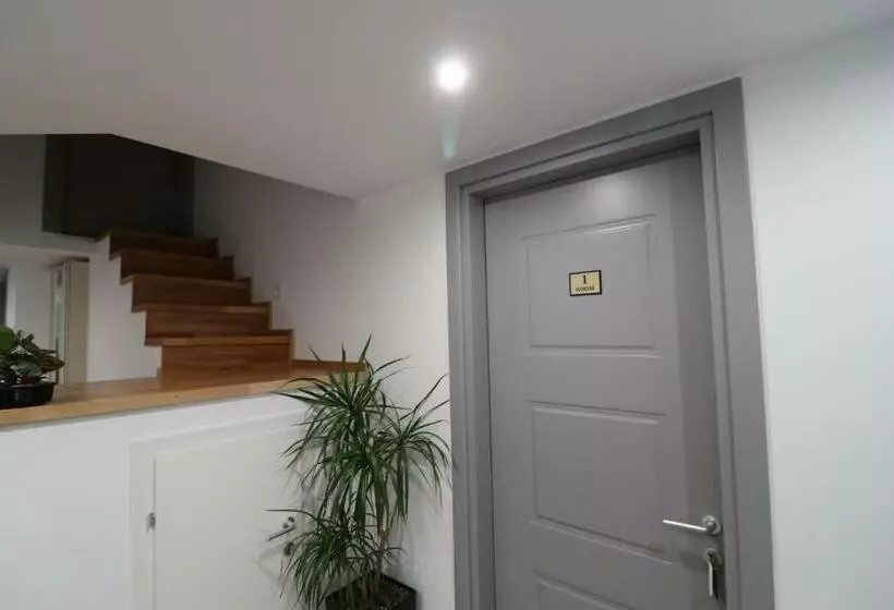 ユースホステル Fegi Rooms