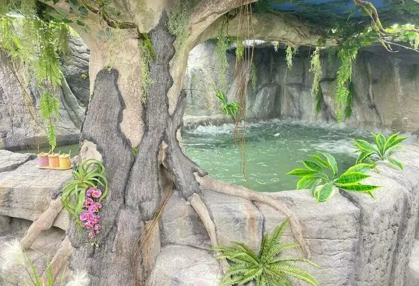 هتل کپسول Futurotel Space Spa Garden