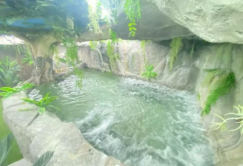 هتل کپسول Futurotel Space Spa Garden