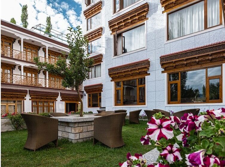 Hotel The Gawaling Ladakh