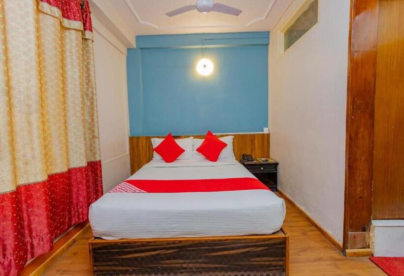 هتل Oyo 795  Holiday Inn