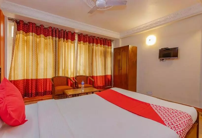 هتل Oyo 795  Holiday Inn