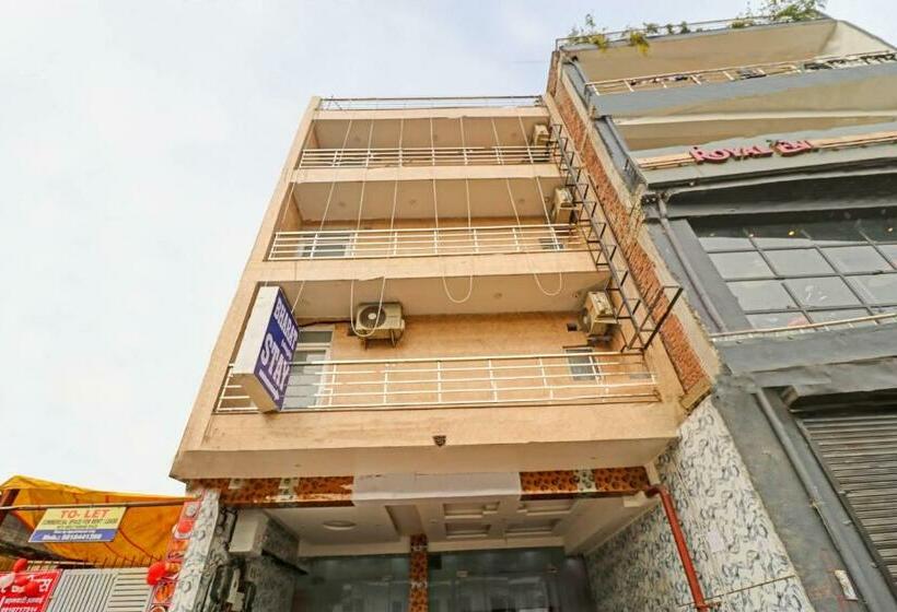 Hotel Flagship 85851 Bharat Stay