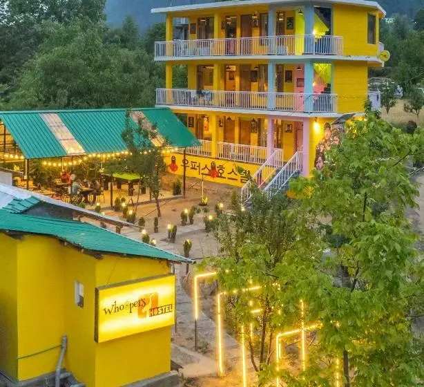 Hotelli Whoopers Hostel Manali