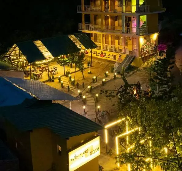Hotelli Whoopers Hostel Manali