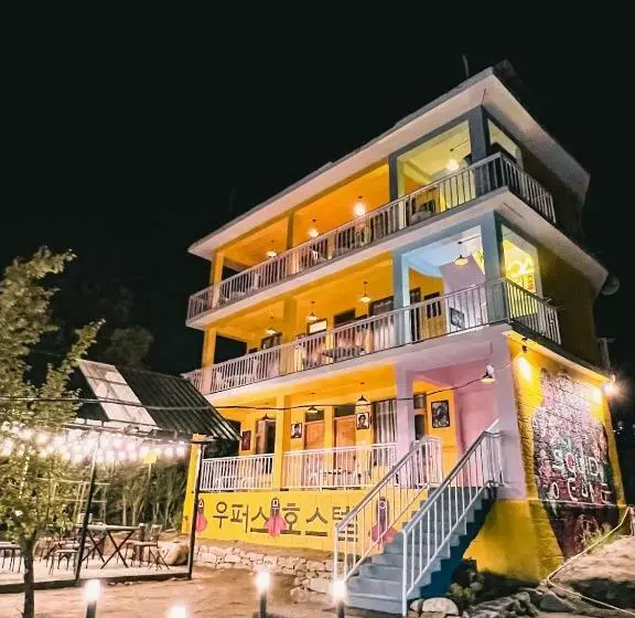 Hotelli Whoopers Hostel Manali