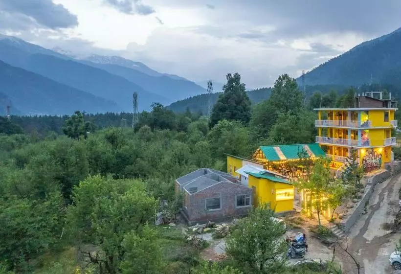Hotelli Whoopers Hostel Manali