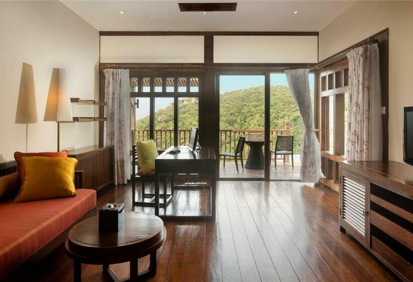 בית מלון כפרי Yalong Bay Earthly Paradise Birds Nest Resort (mountain Villas)