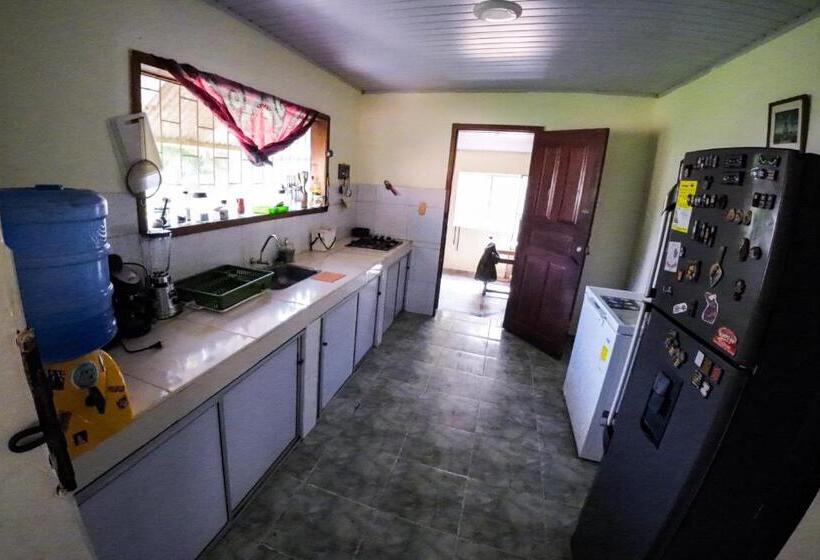 پانسیون Capibara Guest House